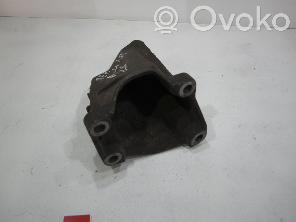 Audi 100 S4 C4 Gearbox mounting bracket 