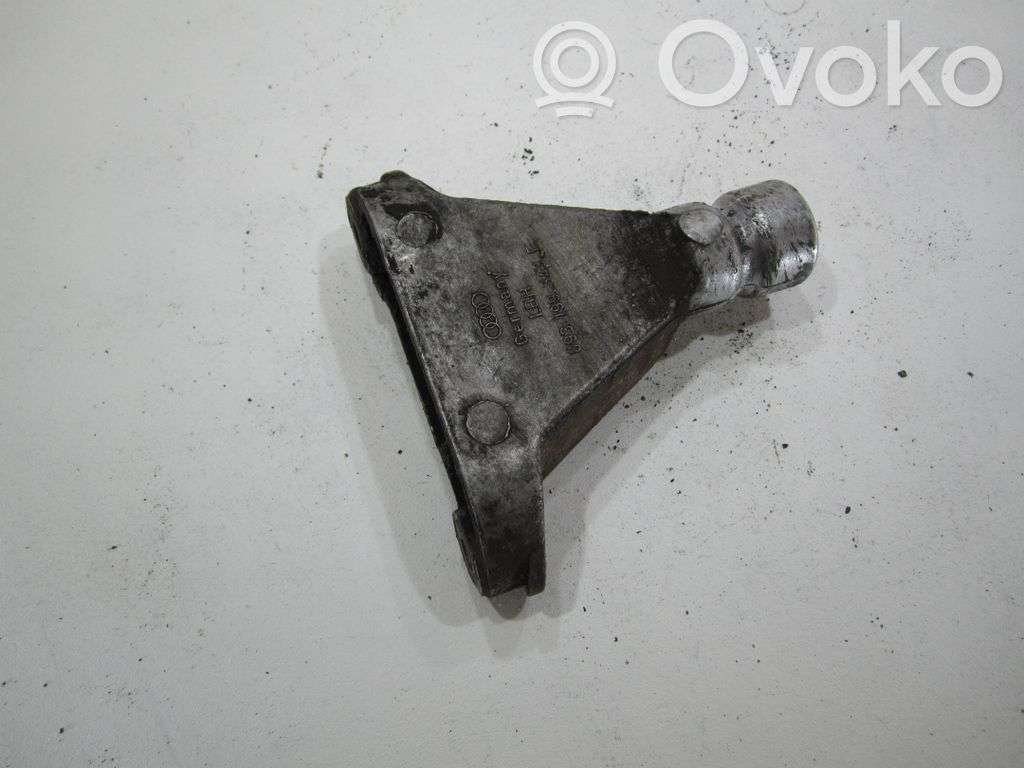 Audi 80 90 S2 B4 Engine mounting bracket 