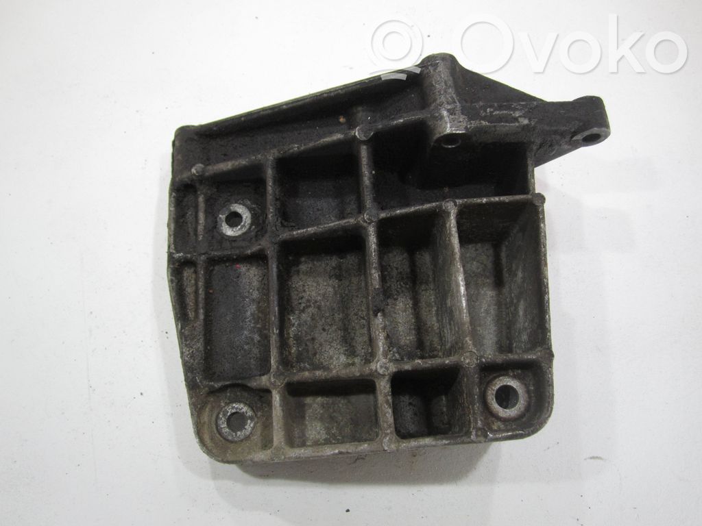 Engine mounting bracket   050260885D