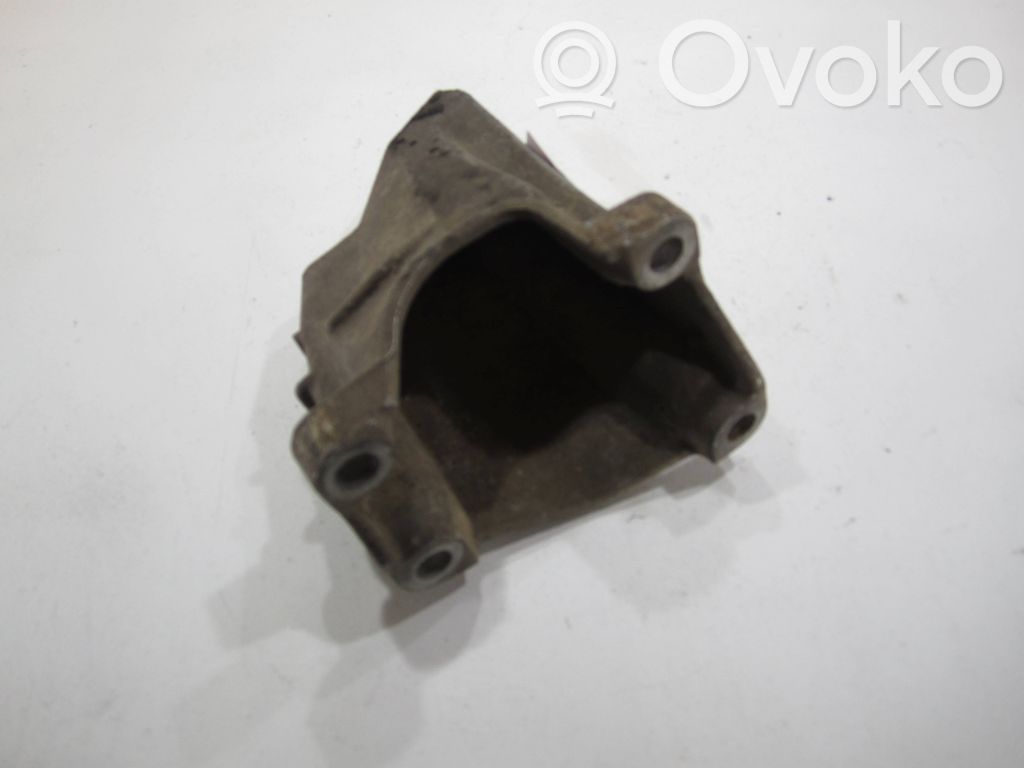 Audi A6 S6 C4 4A Gearbox mounting bracket 