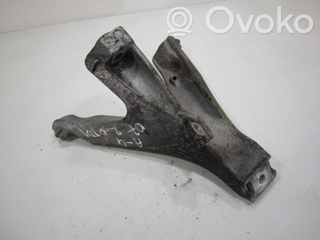 Engine mounting bracket   8E0199308AF,89901