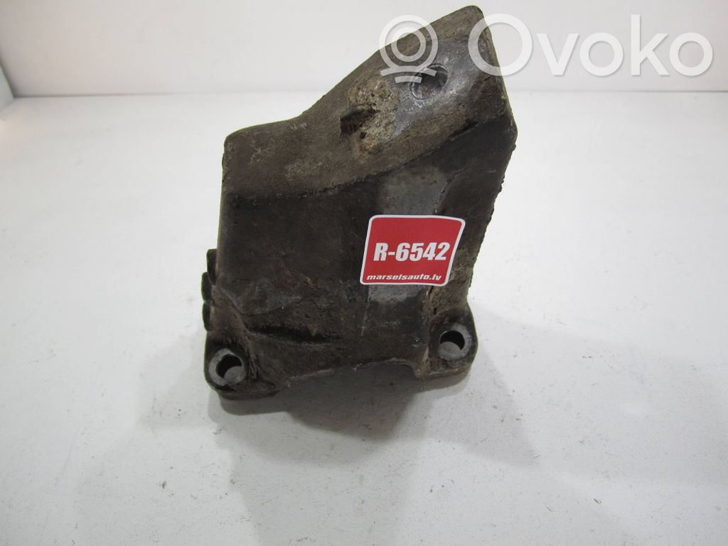 Audi A4 S4 B5 8D Gearbox mounting bracket 