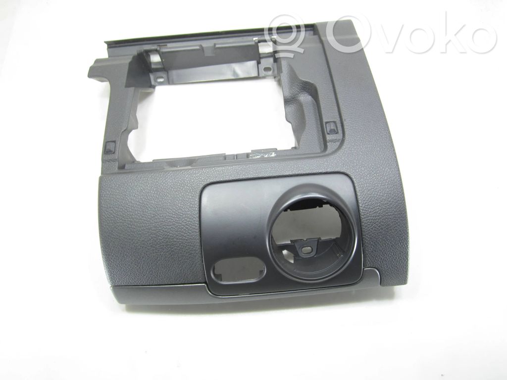 Volkswagen Golf V Dashboard lower bottom trim panel 