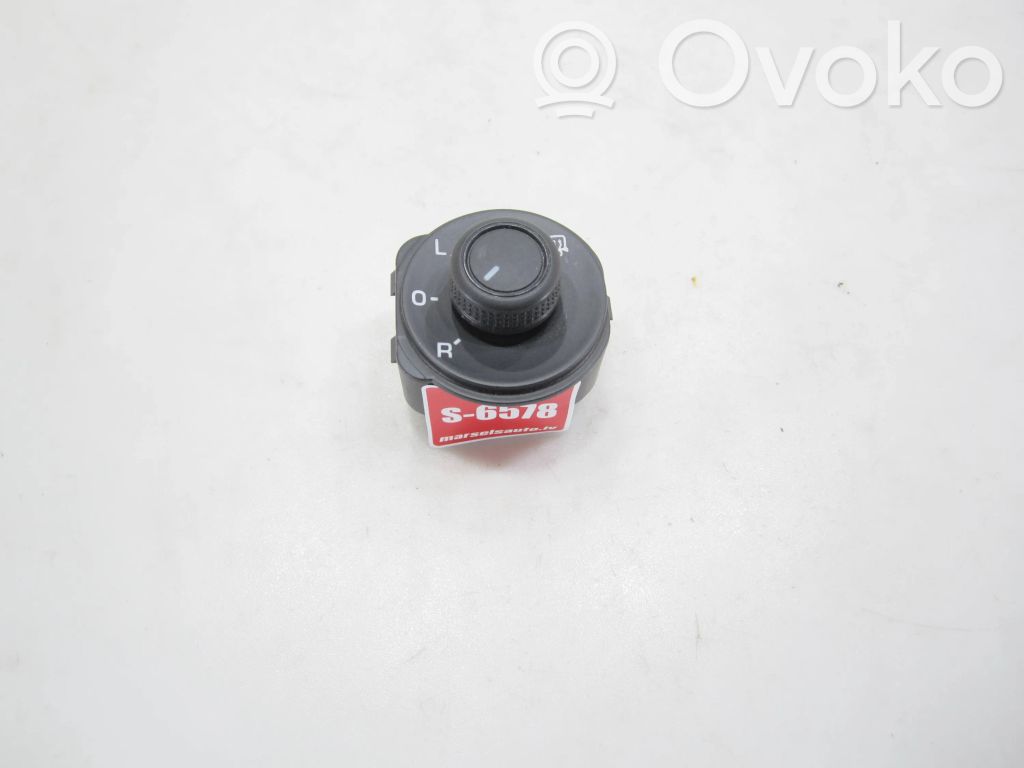 Volkswagen Caddy Wing mirror switch 