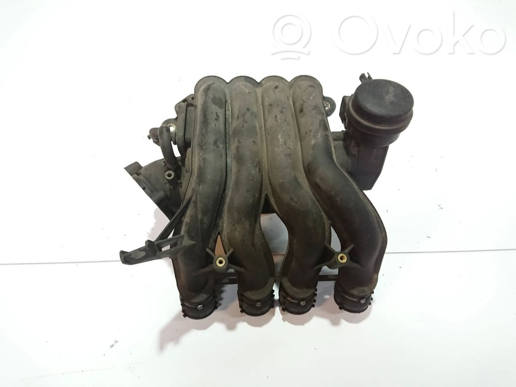 Volkswagen PASSAT B5 Colector de admisión 