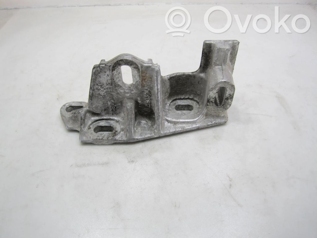 Engine mounting bracket   7M3199600A,C8Q0AEE2