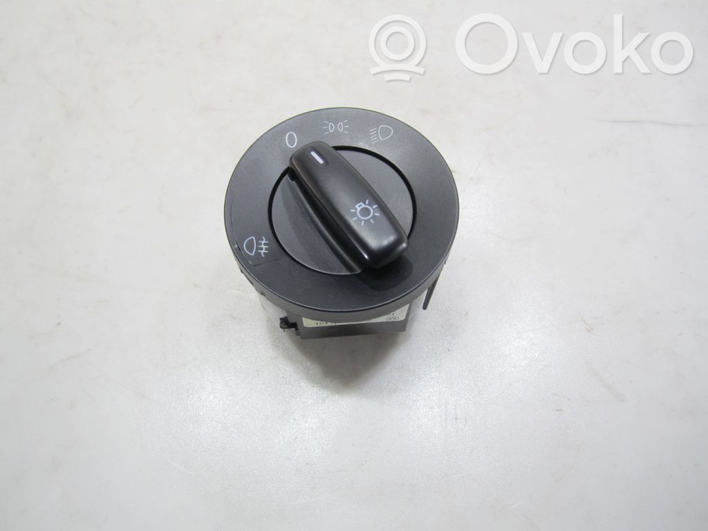 Volkswagen Golf VI Light switch 