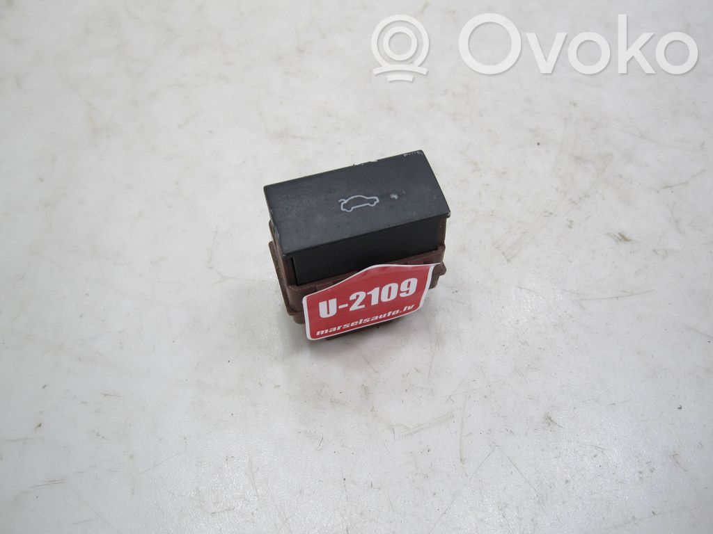 Audi A6 S6 C6 4F Tailgate opening switch 