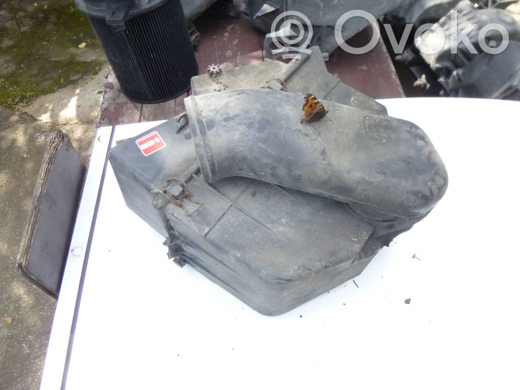 Audi A6 S6 C4 4A Air filter box 