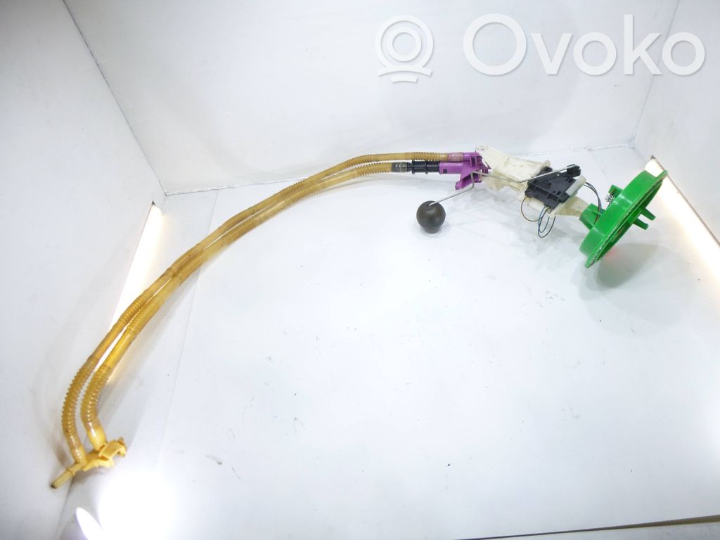 Volkswagen PASSAT B7 Fuel level sensor 