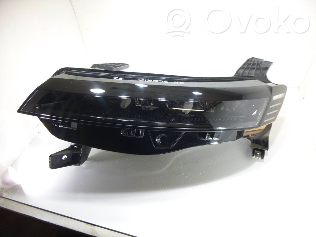 Renault Megane E-Tech Headlight/headlamp 