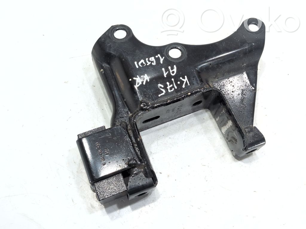 Audi A1 Halterung Lager Getriebe 