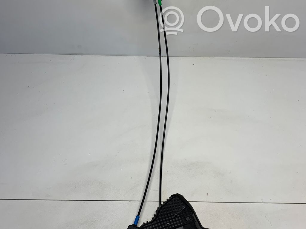 Toyota Avensis T250 Front door lock 