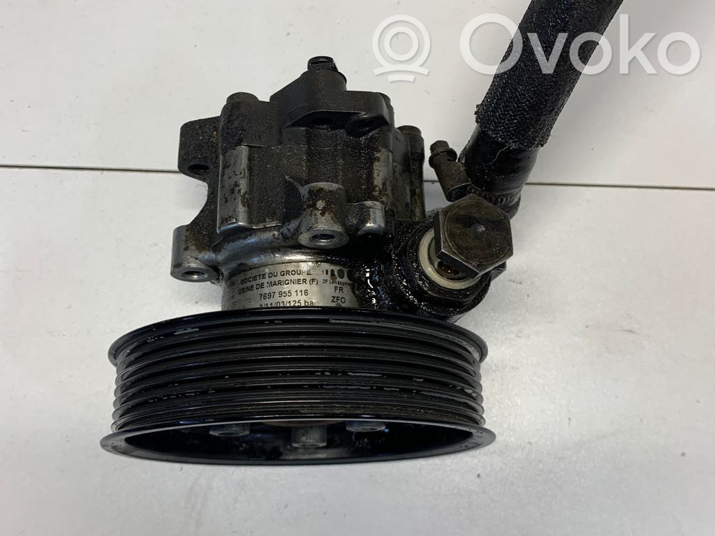 Audi A8 S8 D3 4E Power steering pump 