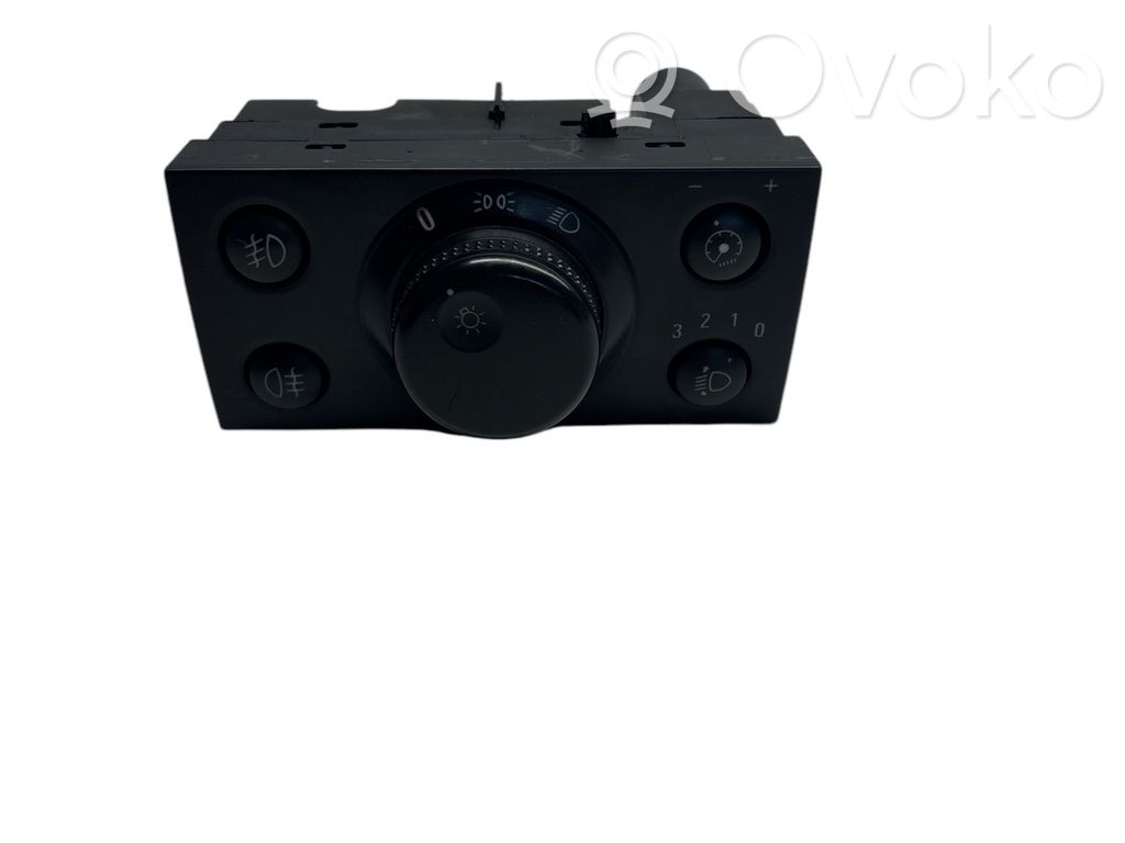 Light switch   93394755