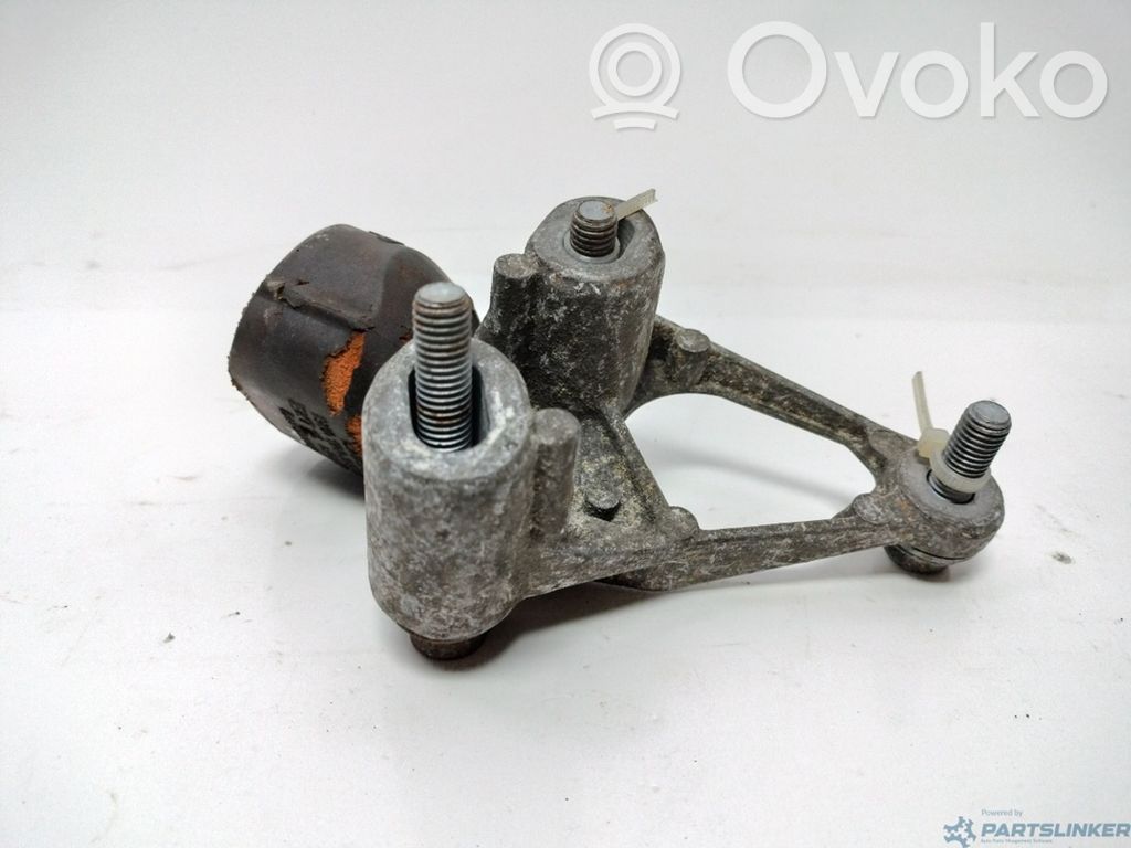 Engine mount bracket   8K0199339D,8K0199339D