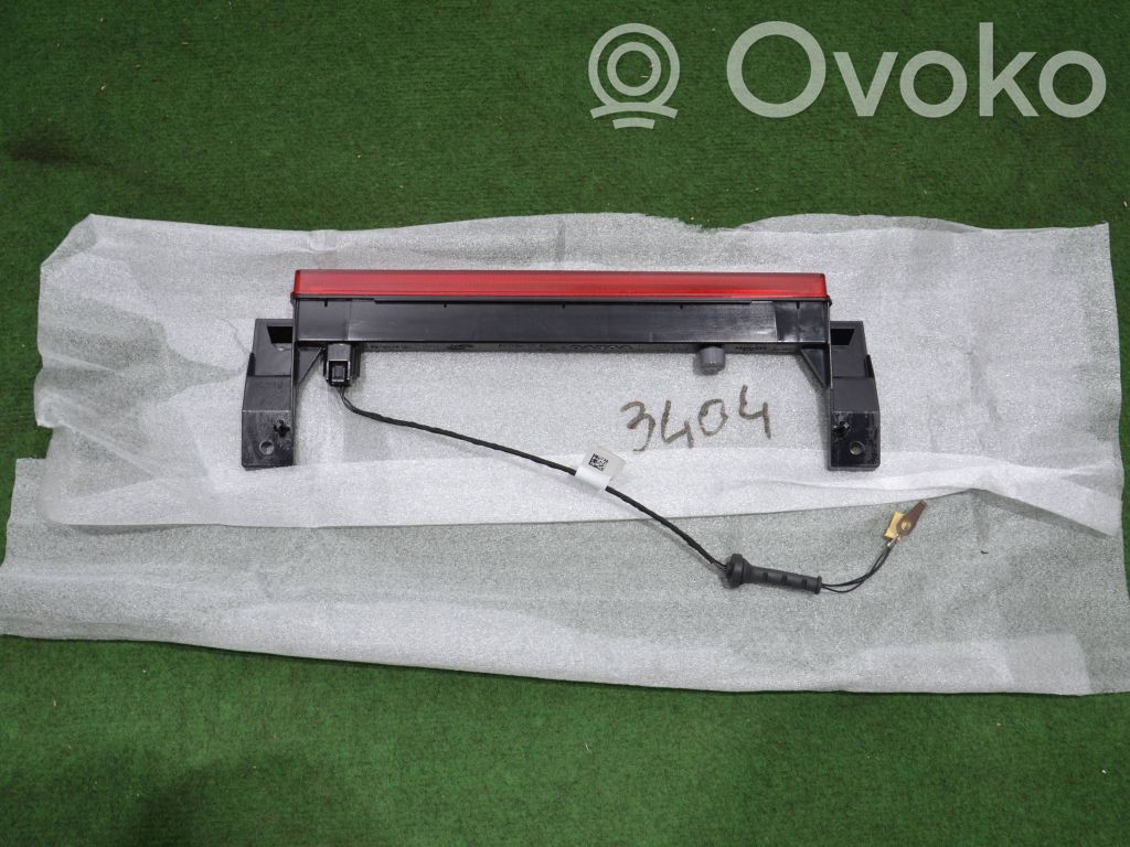 Volvo XC40 Third/center stoplight 
