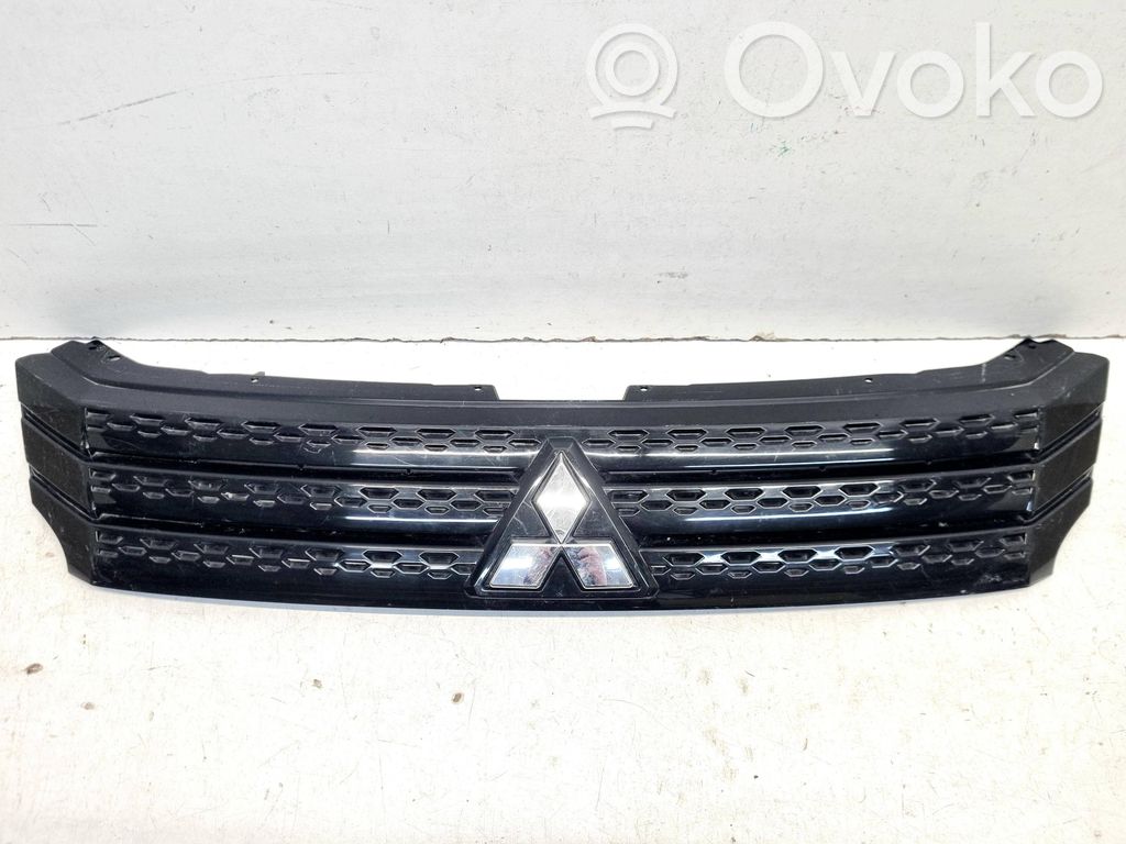 Front grill   7450B539