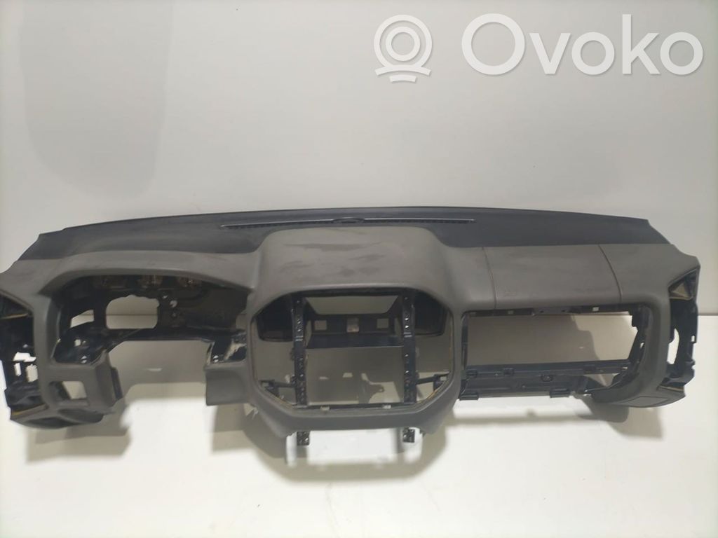 Mitsubishi Montero Panelė 