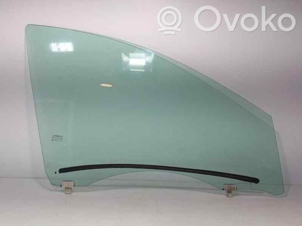 Renault Megane III Front door window glass four-door 