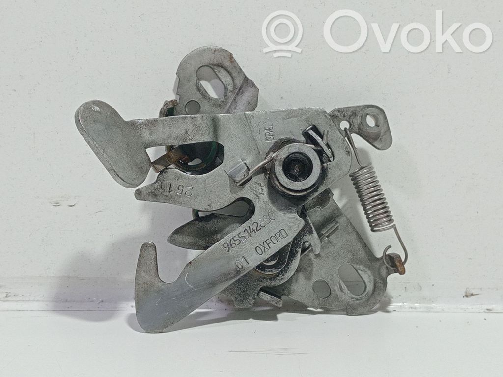 Peugeot Expert Tie down hook / loop 