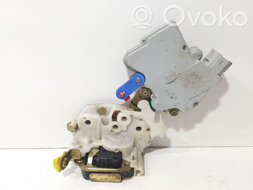 Nissan Terrano Etuoven lukko 