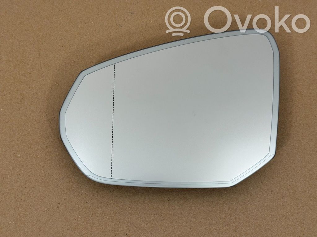 Audi Q3 F3 Spoguļa stikls 