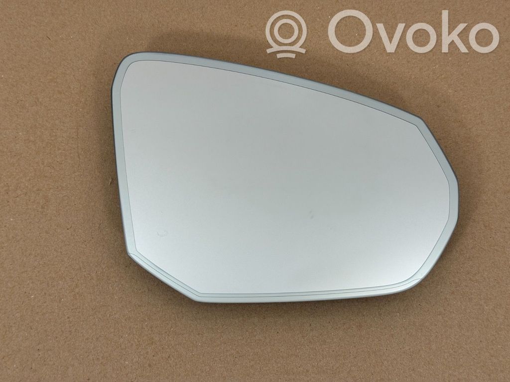 Audi Q3 F3 Wkład lusterka drzwi przednich 
