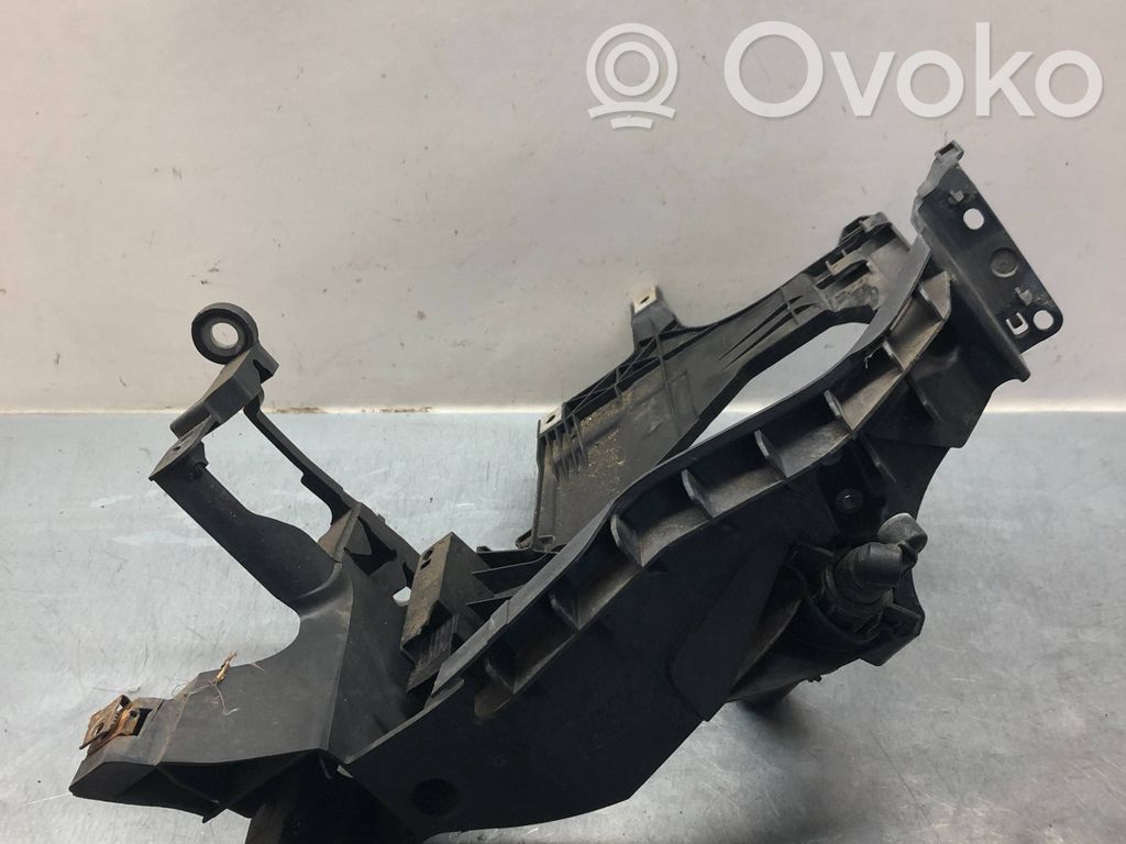 Audi A5 8T 8F Headlight/headlamp mounting bracket 