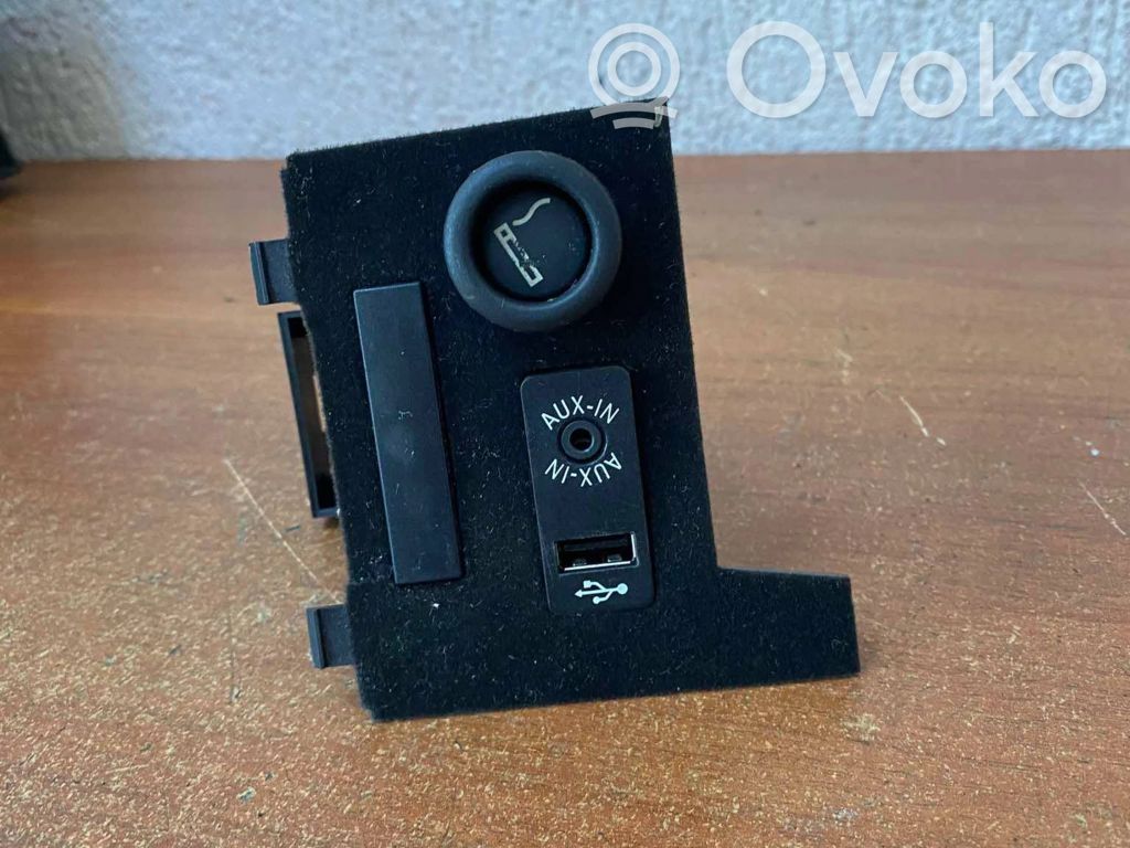 BMW 6 F12 F13 Connettore plug in AUX 