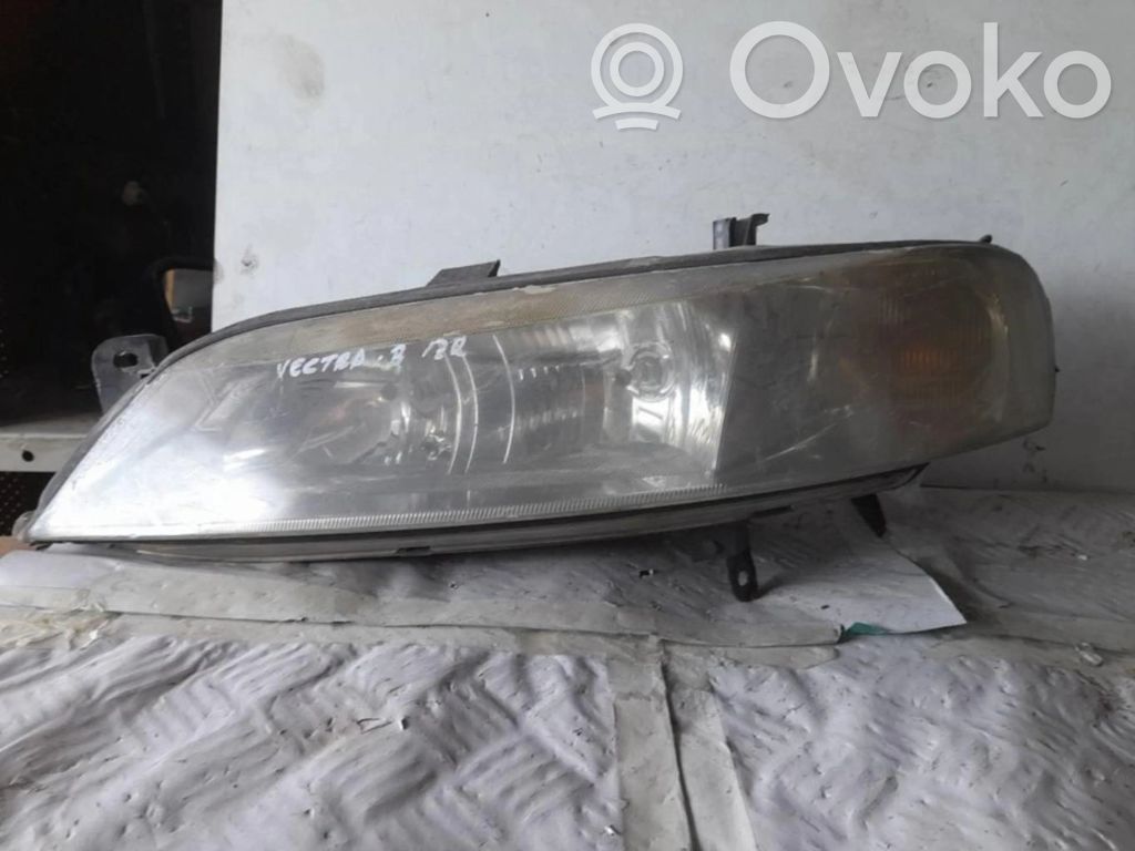 Opel Vectra B Etu-/Ajovalo 