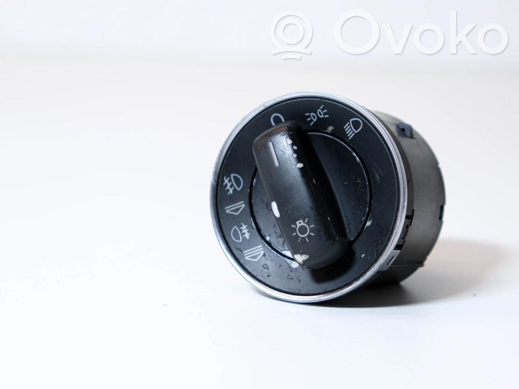 Lichtschalter   4E0941531