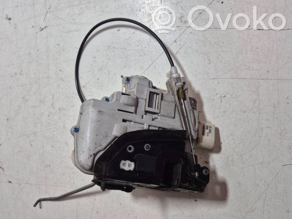 Audi A4 S4 B7 8E 8H Etuoven lukko 