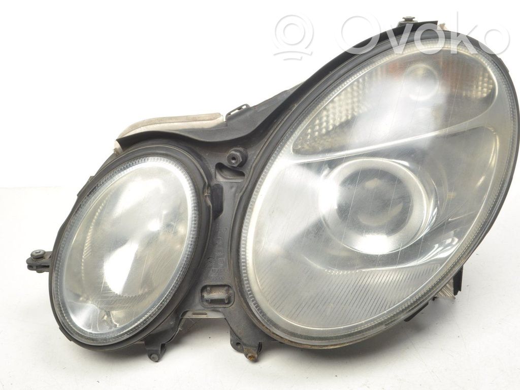 Mercedes-Benz E W211 Lampa przednia 