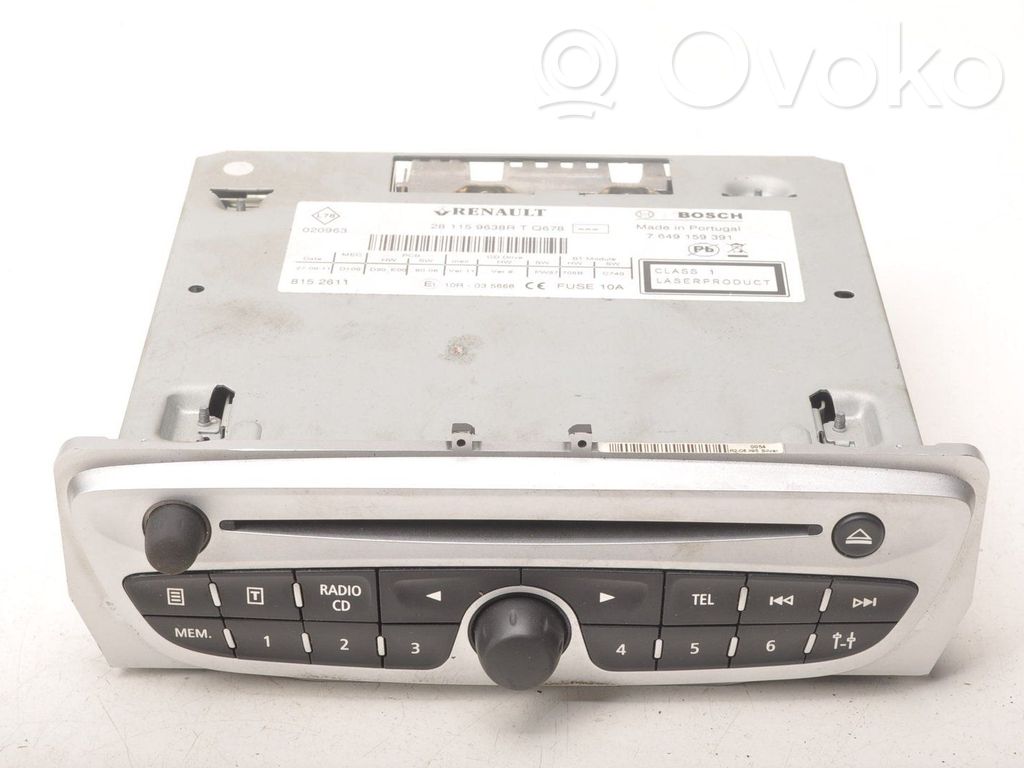Renault Megane III Panel / Radioodtwarzacz CD/DVD/GPS 