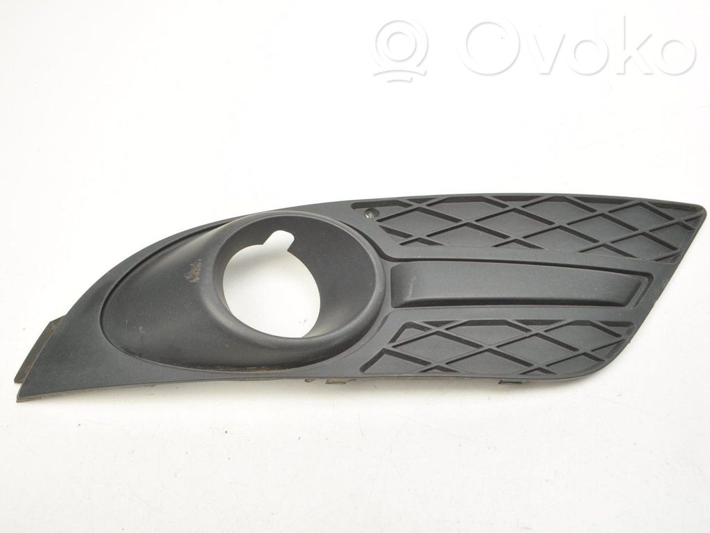 Etusumuvalon ritilä   6N4115A245CB