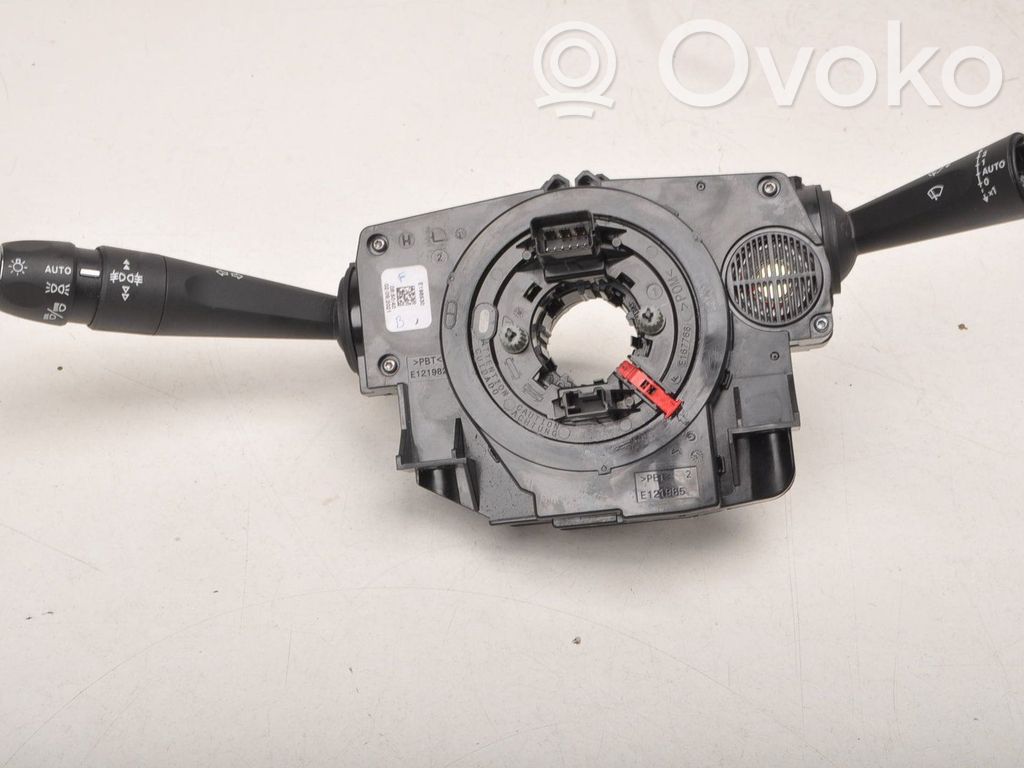 Citroen C4 III e-C4 Un conjunto de interruptores 