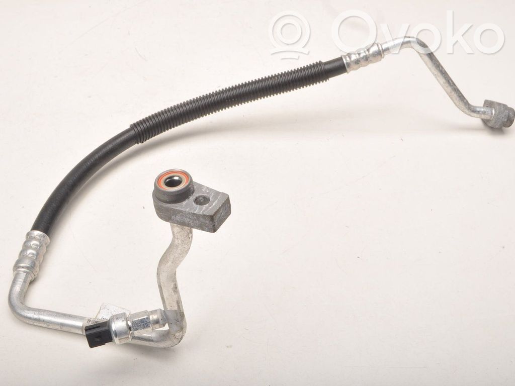 Ford Focus Ilmastointilaitteen putki (A/C) 