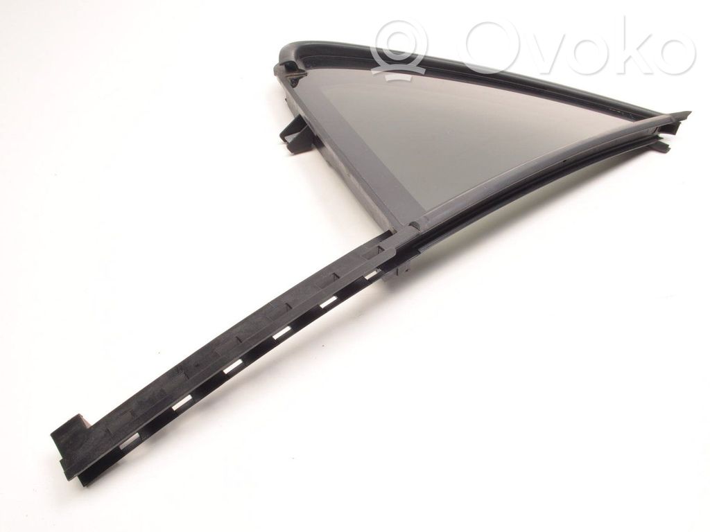 Toyota Yaris Cross Seitenscheibe hinten 