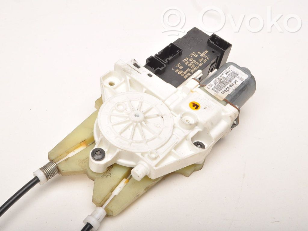 Peugeot 407 Elektryczny podnośnik szyby drzwi przednich 