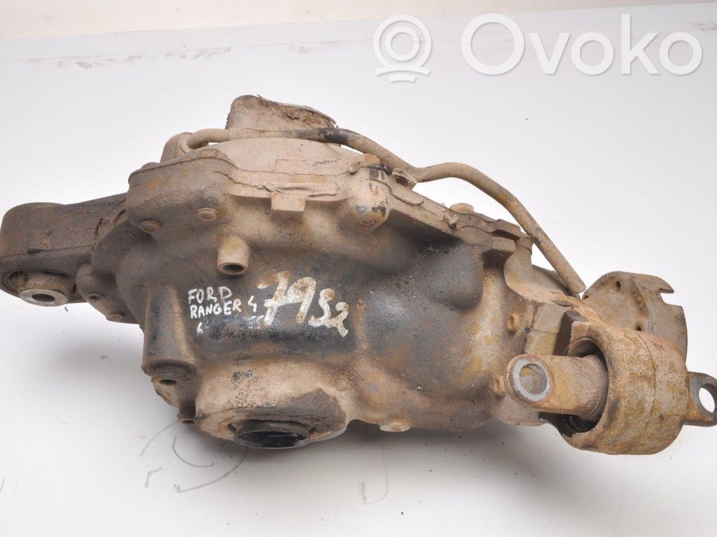 Rear differential   373
