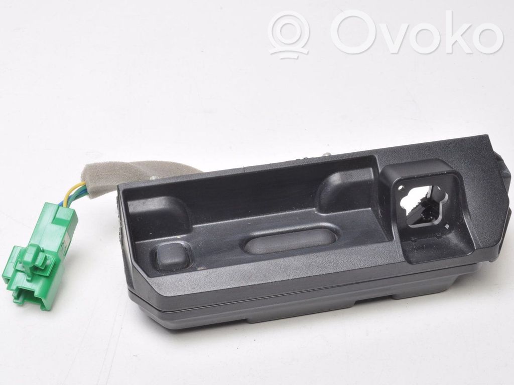 Tailgate/boot open switch button   82851A63T2