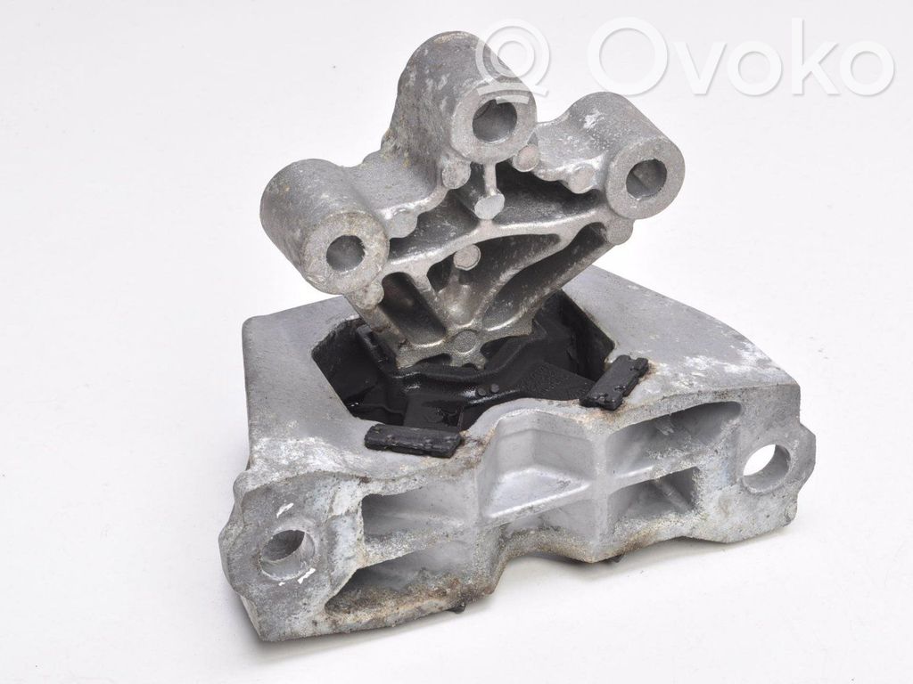 Renault Zoe Engine mounting bracket 