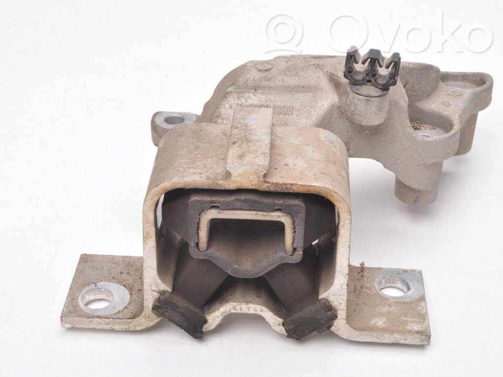 Engine mounting bracket   112323439R