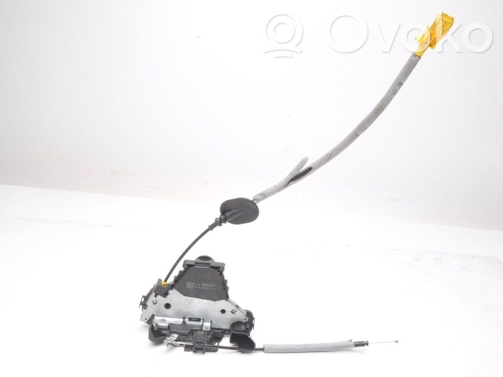 Renault Captur II Front door lock 
