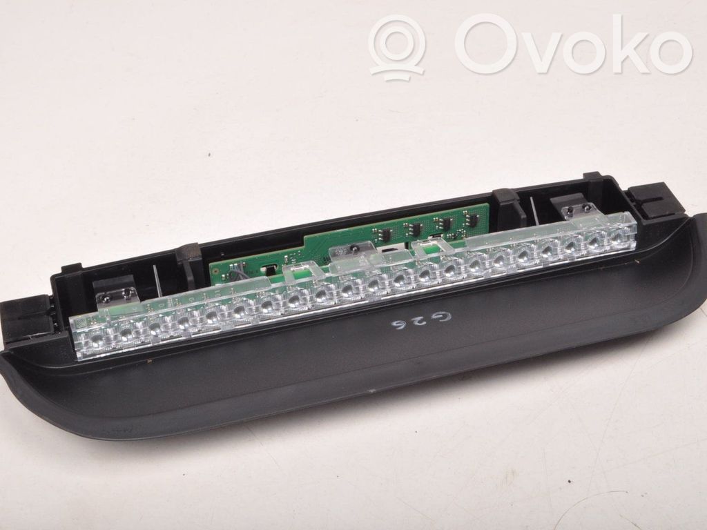 BMW i4 Third/center stoplight 