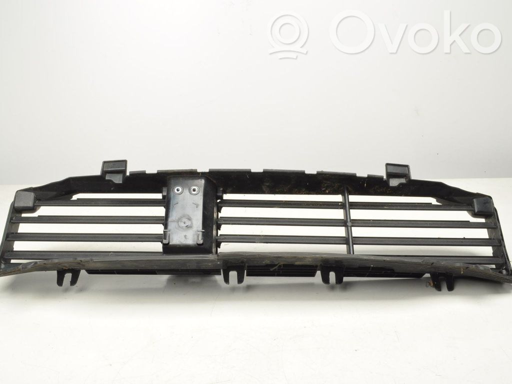 BMW i4 Intercooler air channel guide 