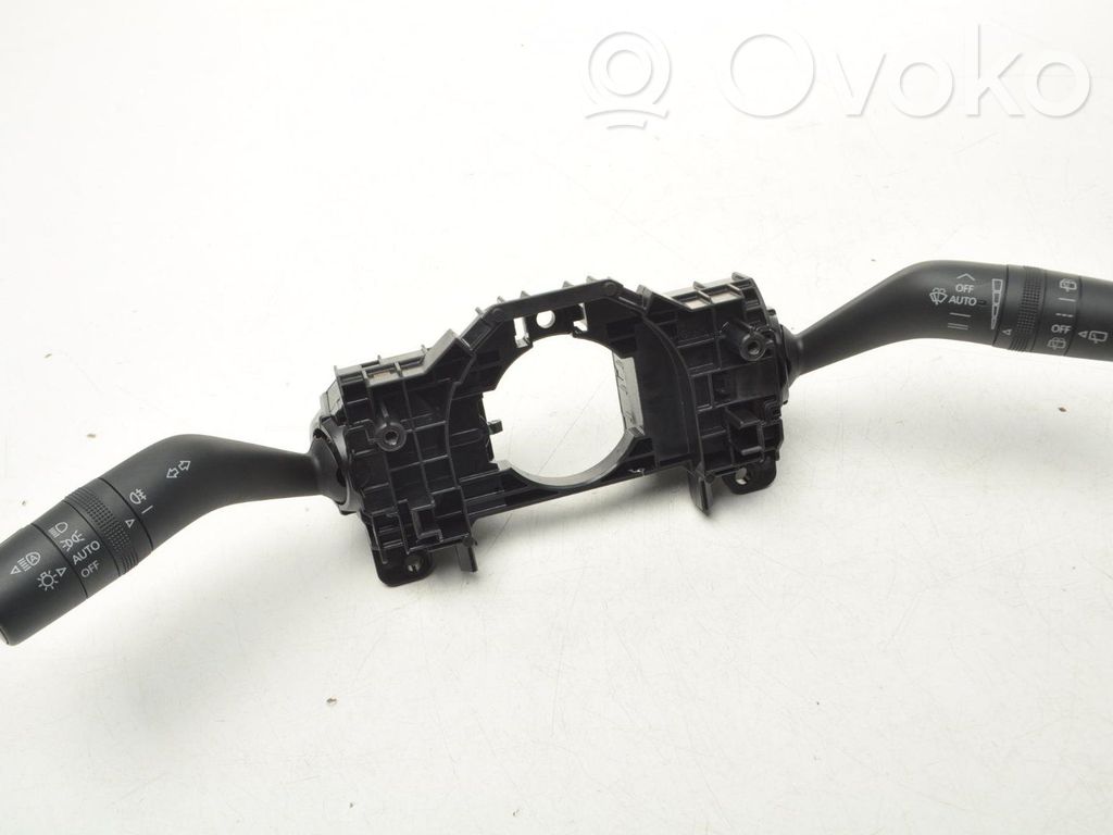 Mazda 3 A set of switches 