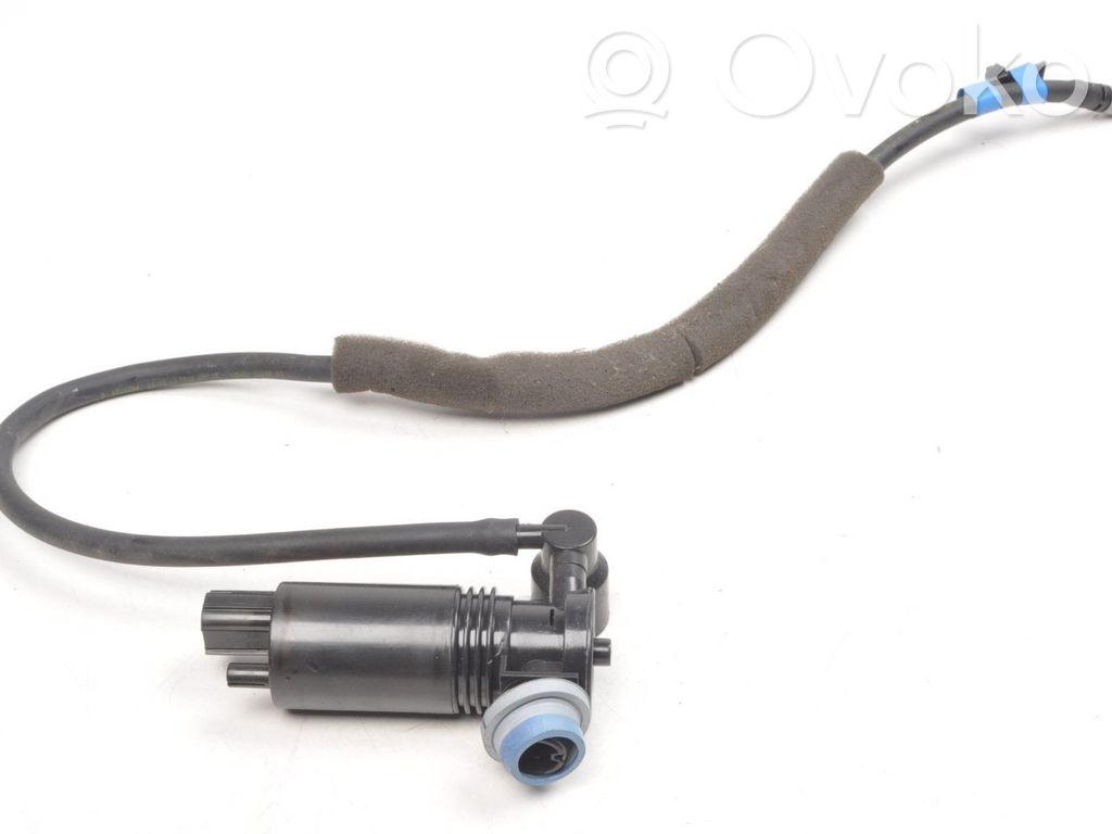 Windscreen/windshield washer pump   1057876002