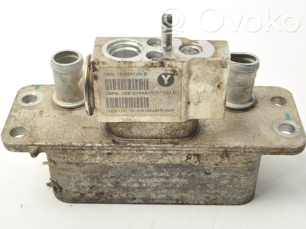 Tesla Model S Dzinēja eļļas radiators 